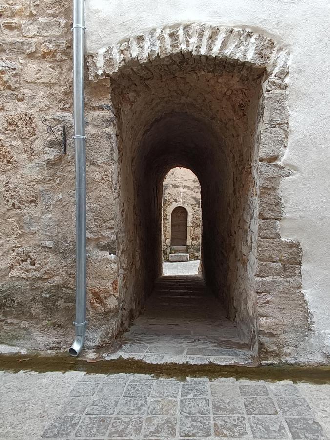 La Maison De La Traverse Сен-Гийём-ле-Дезер Экстерьер фото