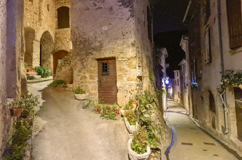 La Maison De La Traverse Сен-Гийём-ле-Дезер Экстерьер фото